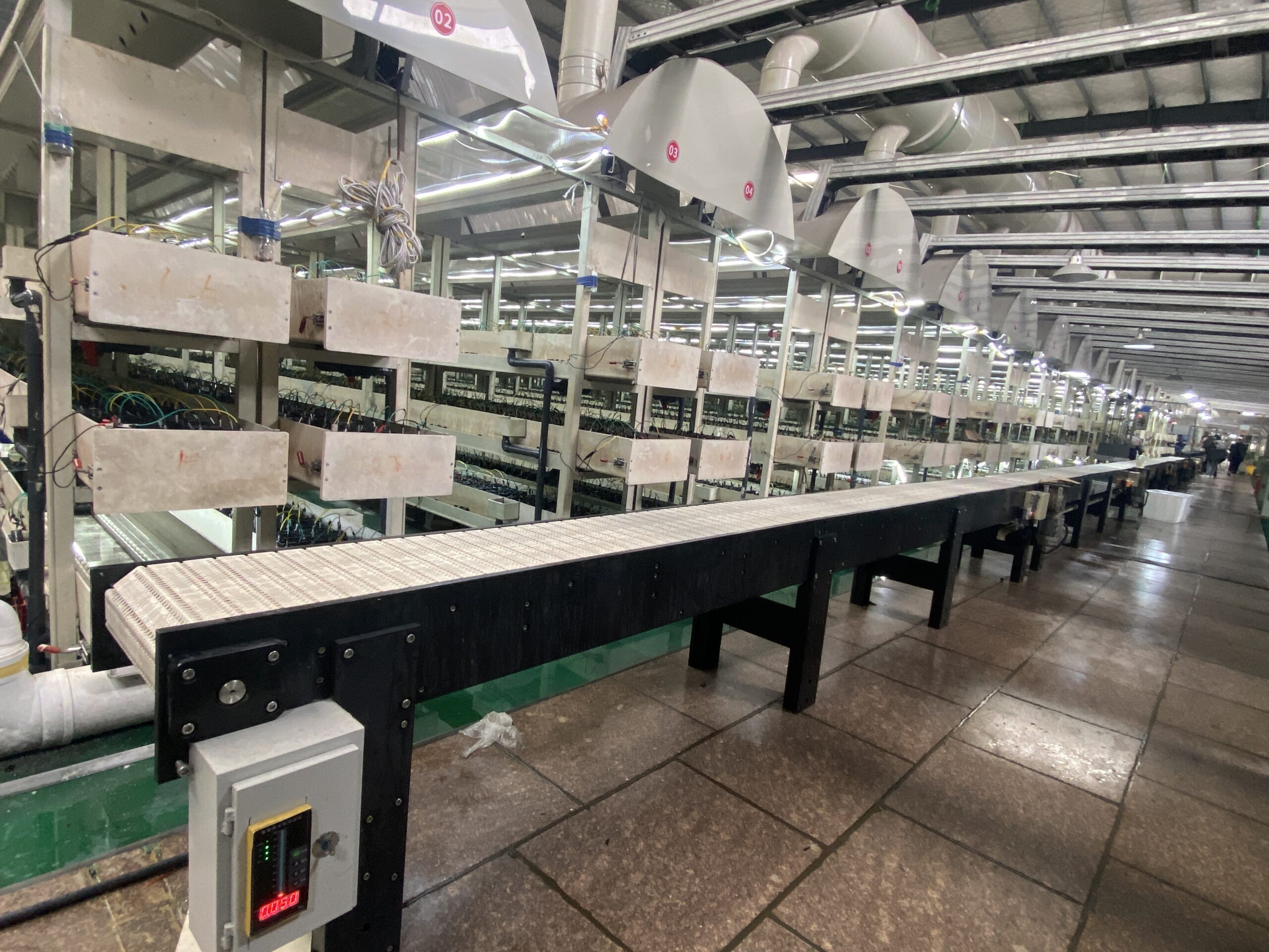 CUBWILL battery charging workshop